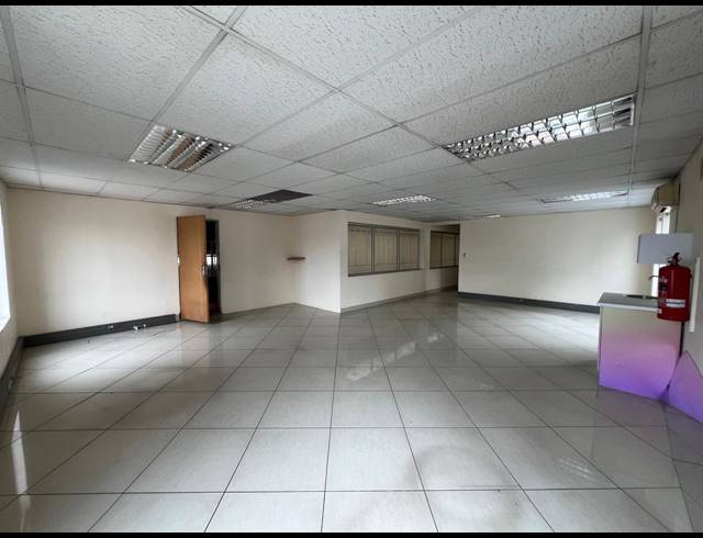 1,003M² WAREHOUSE TO LET IN STRIJDOMPARK